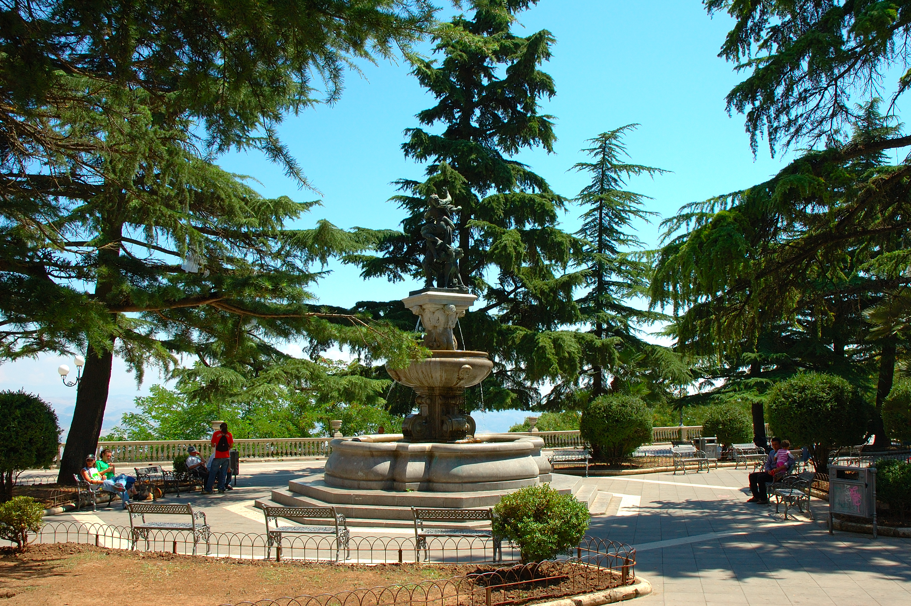 Il Belvedere - Piazza panoramica nel centro storico di Enna